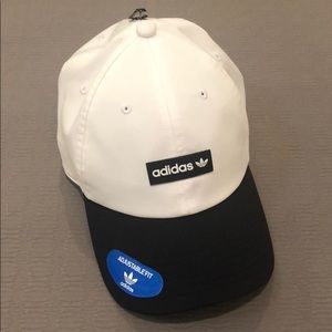 NWT adidas Black & White color-block Hat OSFM